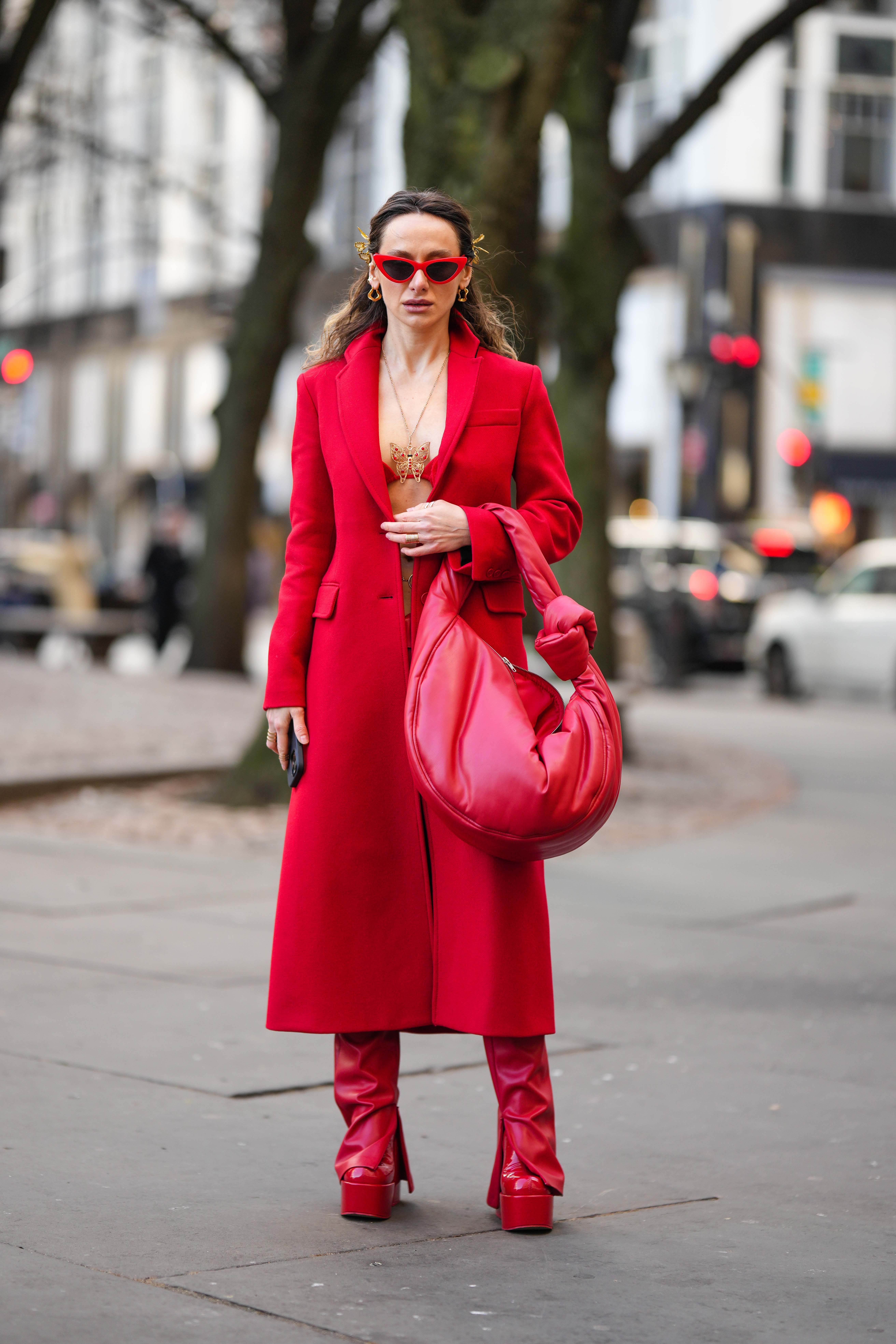 abrigo-rojo-mujer-942bhd-1.jpg
